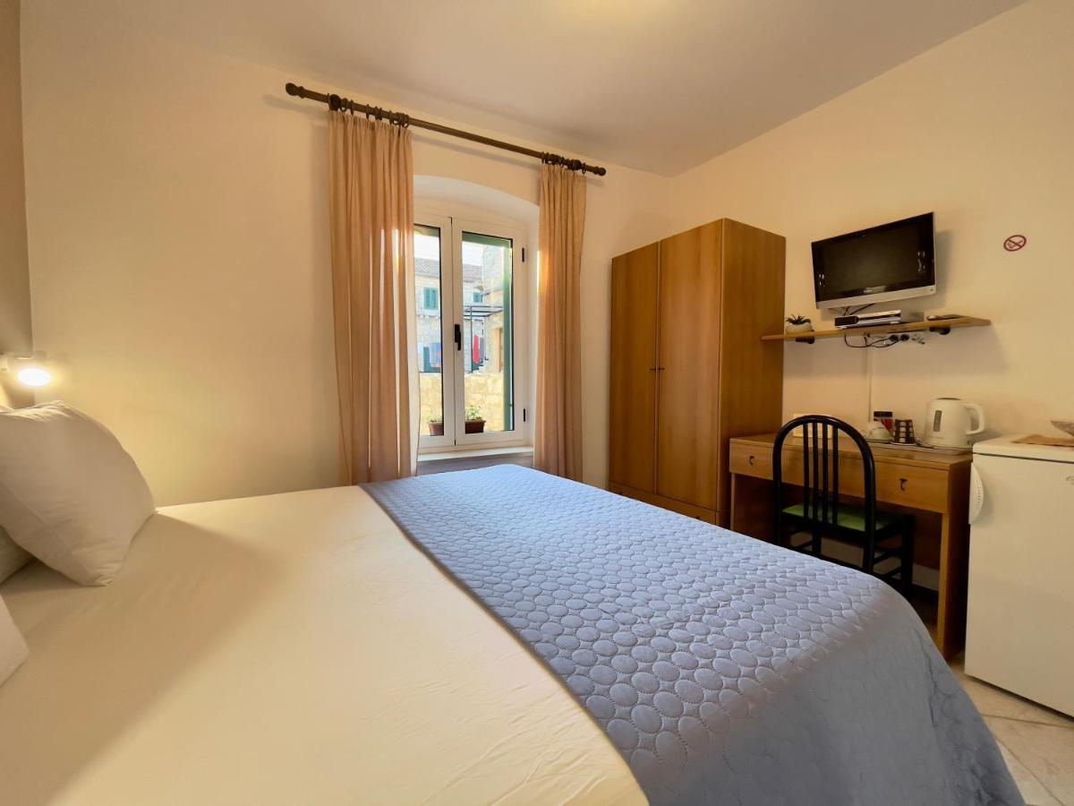 Rooms And Apartments Villa Town Gate Hvar Hvar Town Exterior foto