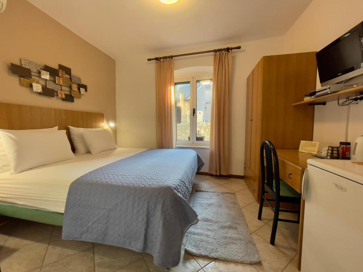 Rooms And Apartments Villa Town Gate Hvar Hvar Town Exterior foto